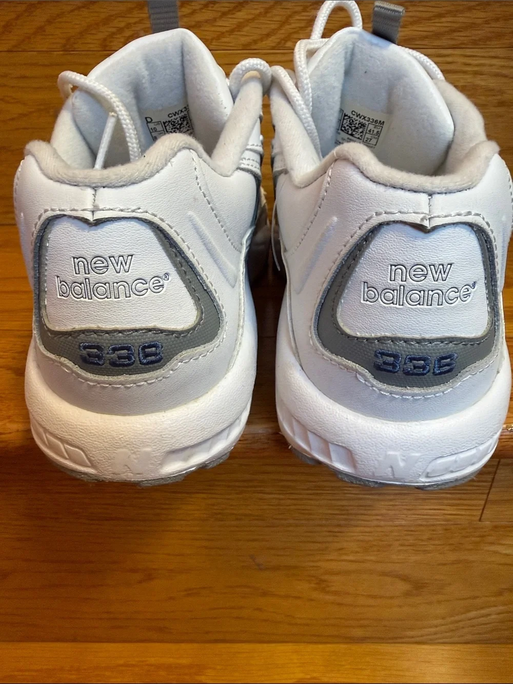 New Balance Men's White and Gray Sneakers